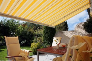 Terrasse mit Kassetten-Markise Solitär